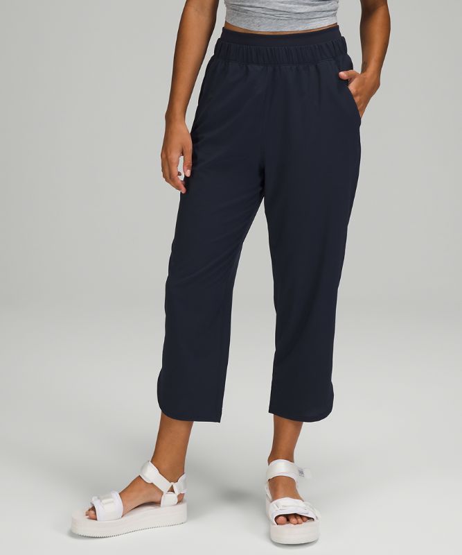 Petal Hem Super High-Rise Crop