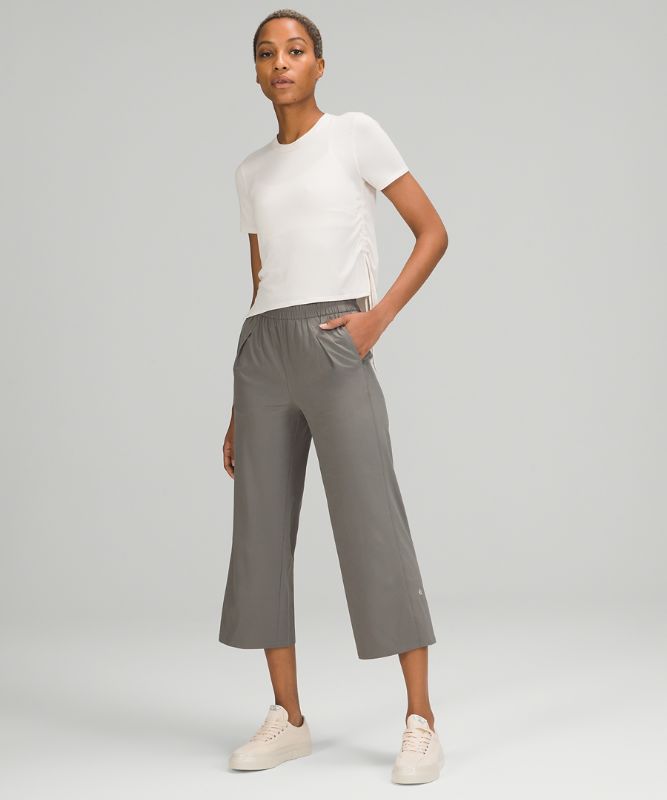 Lululemon ease back in high rise culottes size 4, Women's Fashion