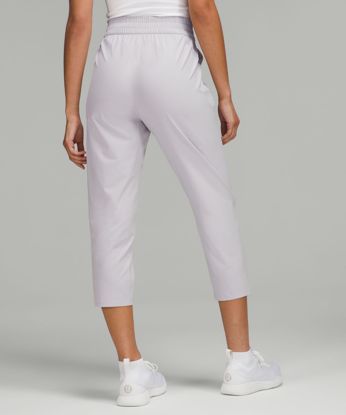 Ease Back In Mid-Rise Crop | chrome | luludrops