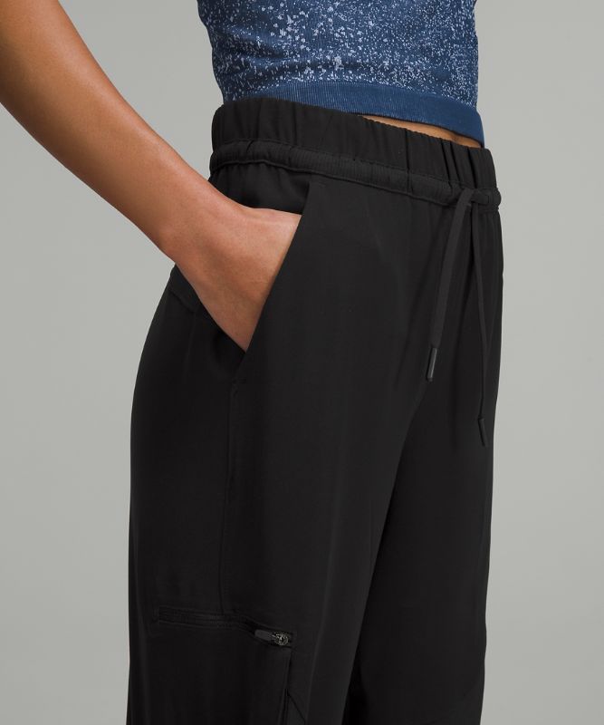 Relaxed Mid-Rise Cargo Crop