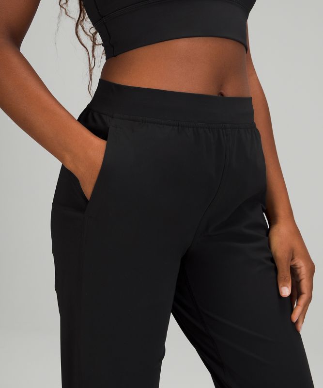 Adapted State High-Rise Jogger Crop