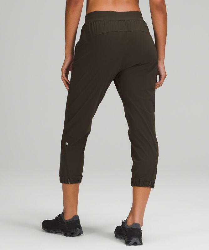 Adapted State High-Rise Jogger Crop