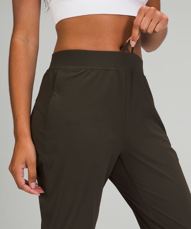 Adapted State High-Rise Jogger Crop