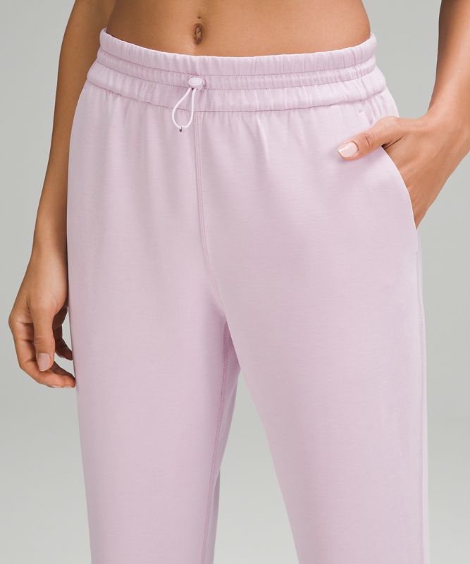 Softstreme High-Rise Straight-Leg Cropped Pant