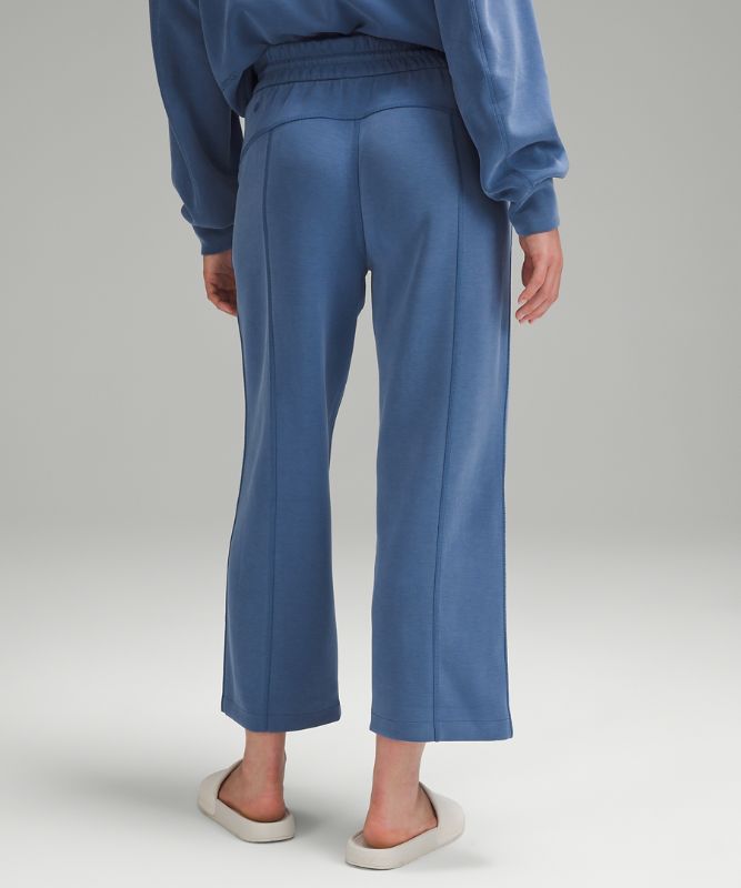 Softstreme High-Rise Straight-Leg Cropped Pant