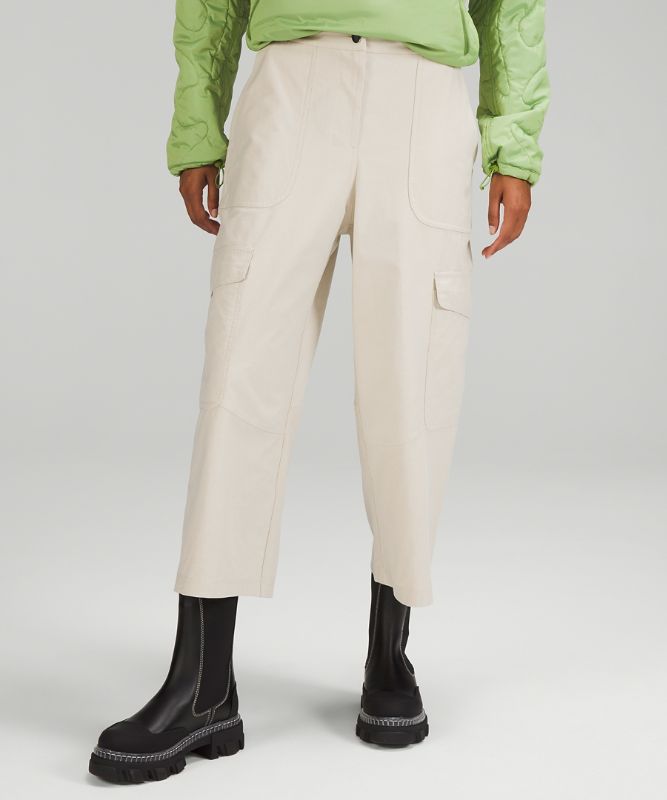 Light Utilitech Cargo Pocket High-Rise Cropped Pants