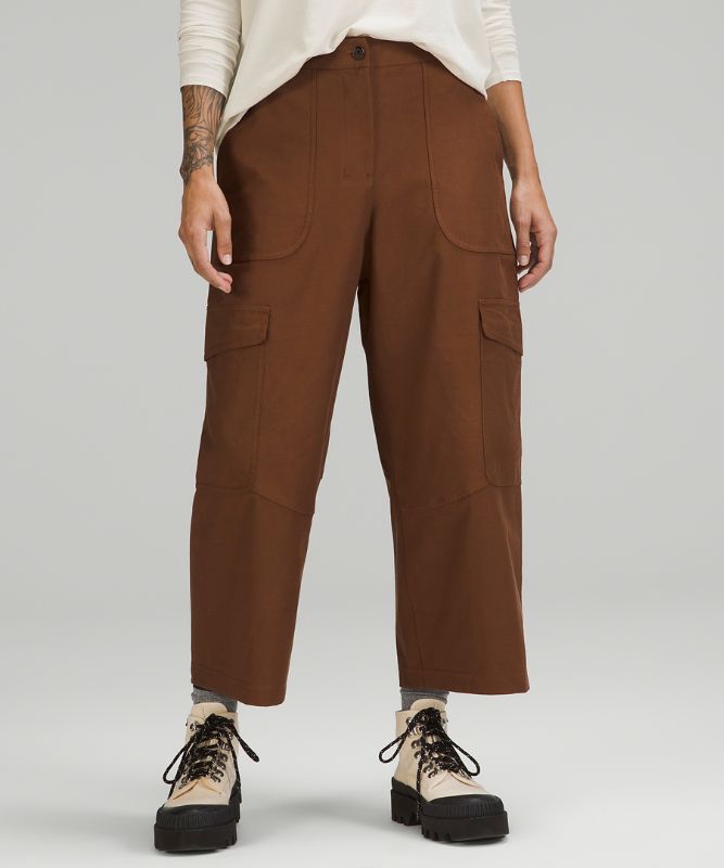 Light Utilitech Cargo Pocket High-Rise Cropped Pants