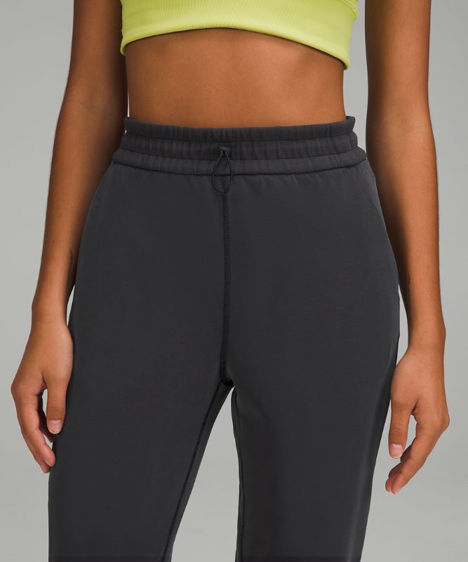 Brushed Softstreme Split-Hem High-Rise Crop