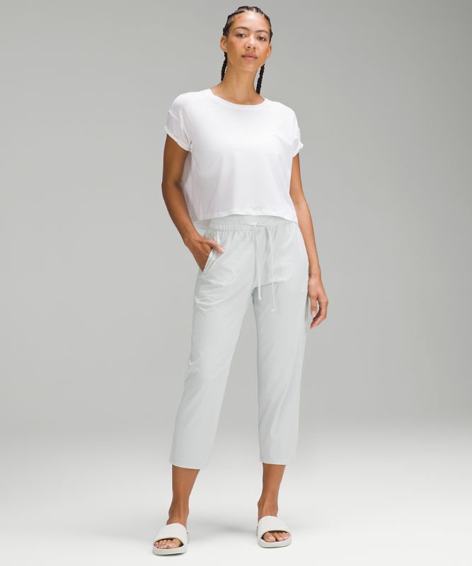 Pull-On Mid-Rise Tapered-Leg Cropped Pant 23"