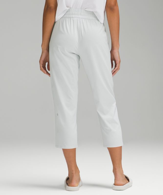 Pull-On Mid-Rise Tapered-Leg Cropped Pant 23"