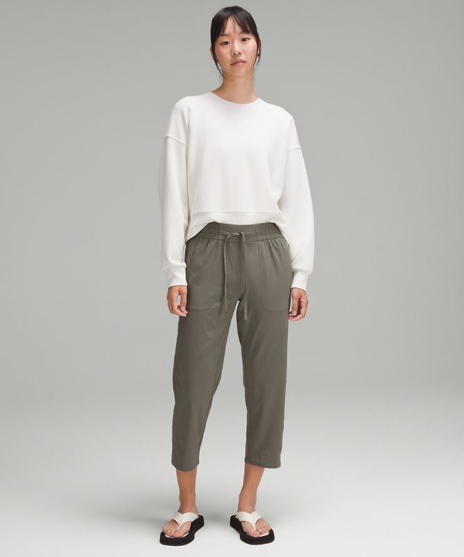 Pull-On Mid-Rise Tapered-Leg Cropped Pant 23"