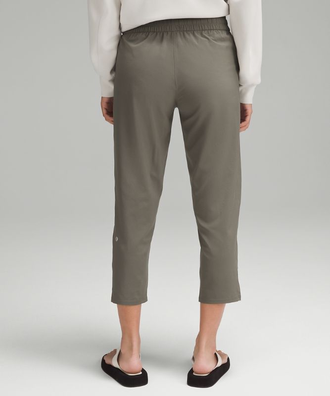 Pull-On Mid-Rise Tapered-Leg Cropped Pant 23"