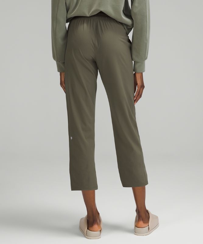 Pull-On Mid-Rise Tapered-Leg Cropped Pant 23"