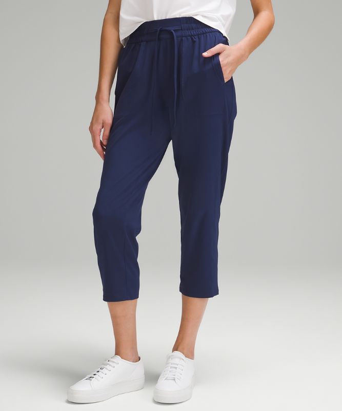 Pull-On Mid-Rise Tapered-Leg Cropped Pant 23"