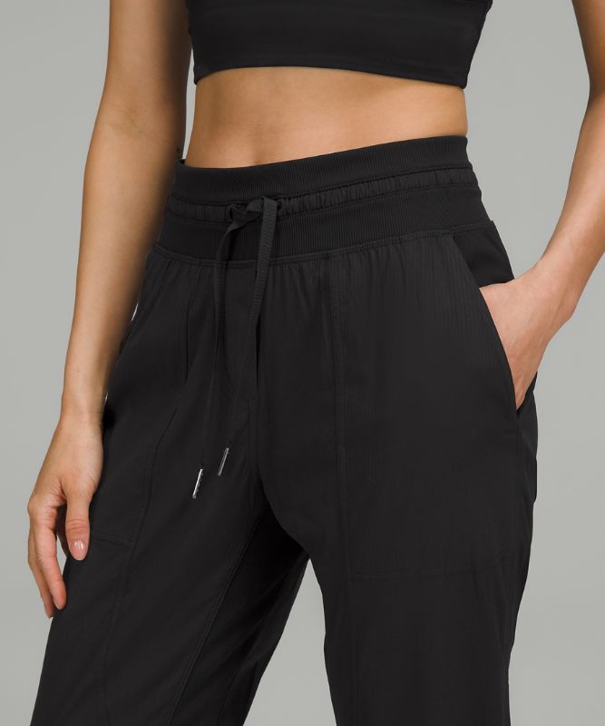 Dance Studio Mid-Rise Cropped Pant *Asia Fit