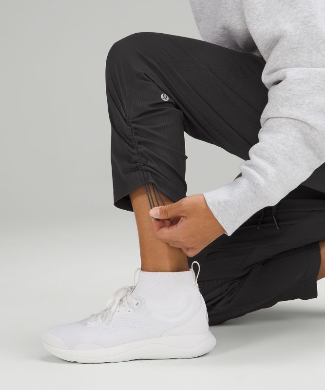 Dance Studio Mid-Rise Cropped Pants