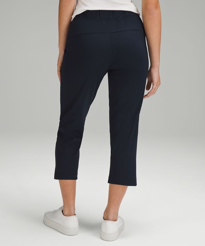 Luxtreme Slim-Fit Pull-On Mid-Rise Cropped Pant