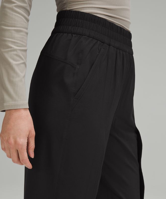 Front-Pleat Tapered Mid-Rise Cropped Pant