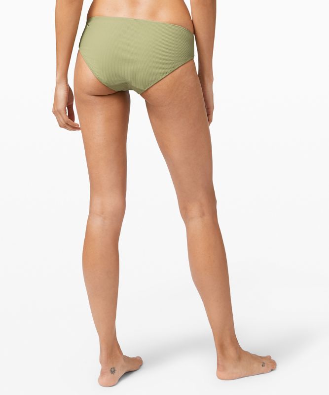 Clear Waters Mid-Rise Medium Bottom