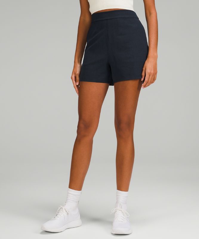 Flat-Front Relaxed Short 4.5"