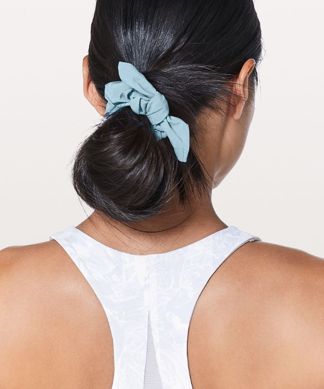 Uplifting Scrunchie *Bow