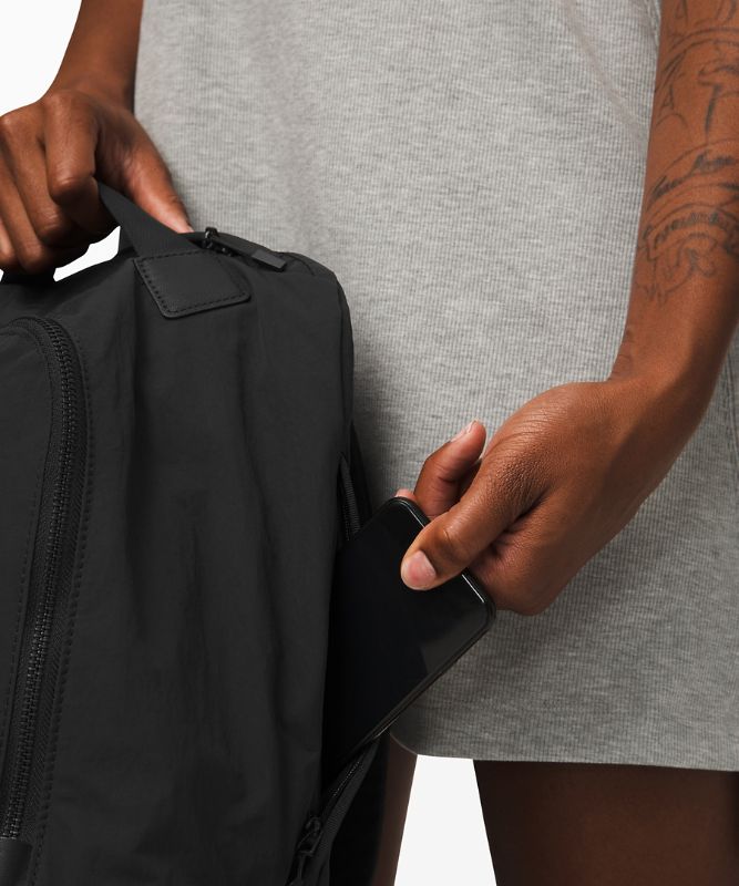 City Adventurer Backpack 17L