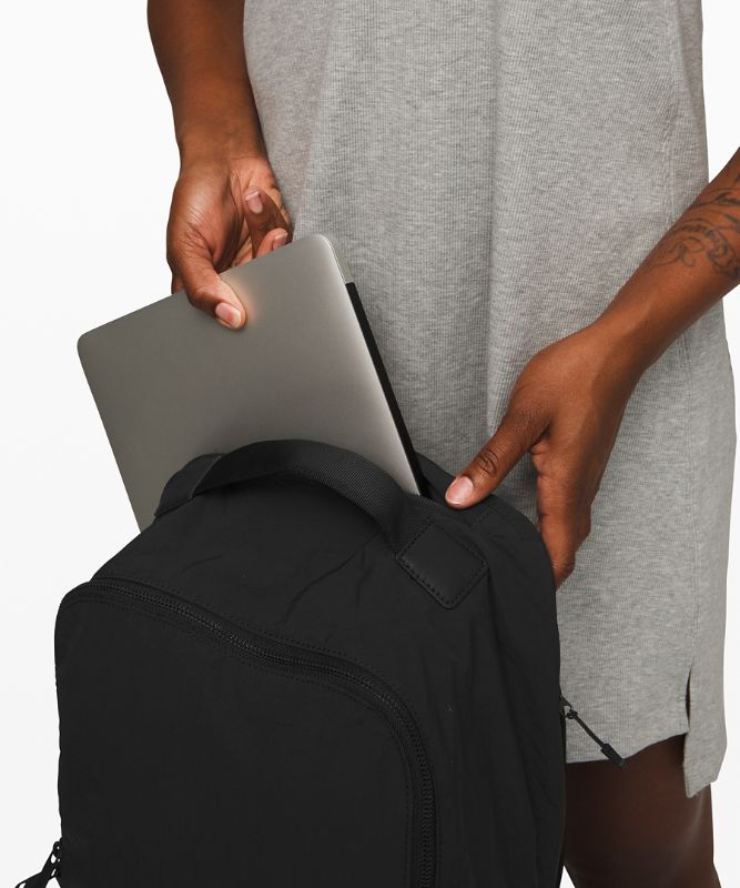 City Adventurer Backpack 17L