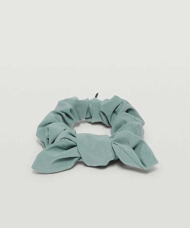 Uplifting Scrunchie *Bow