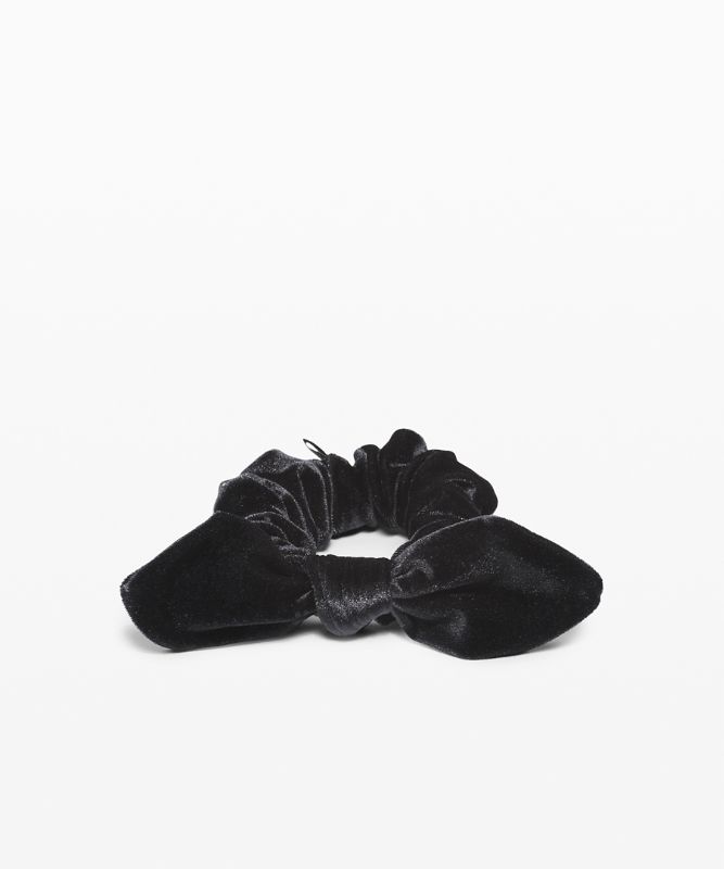 Uplifting Scrunchie *Velvet Bow