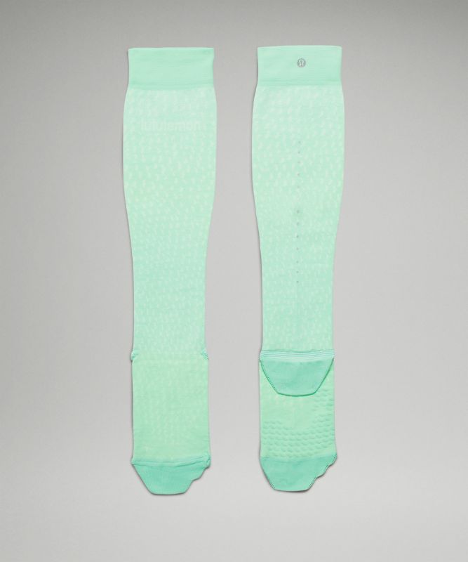 MicroPillowï™ Compression Run Sock