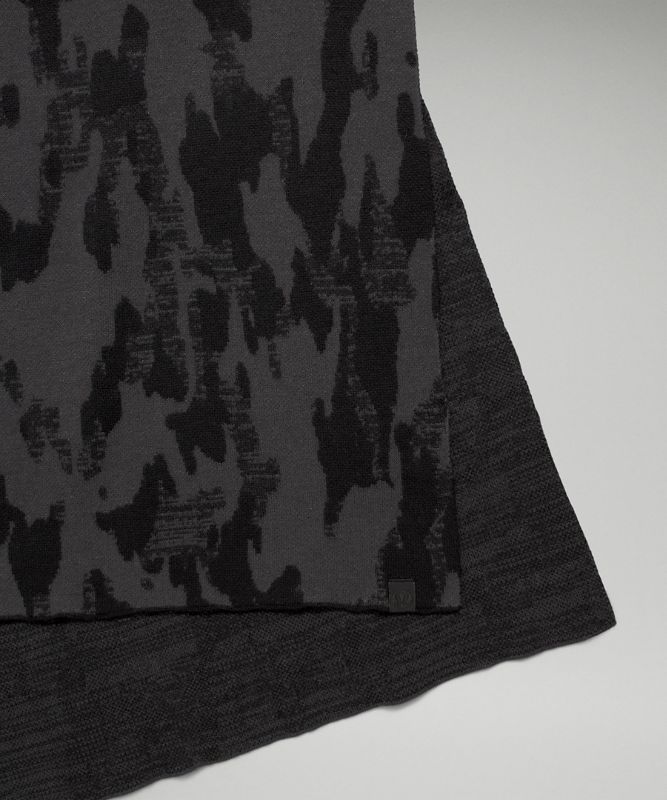 Oversized Camo Jacquard Scarf