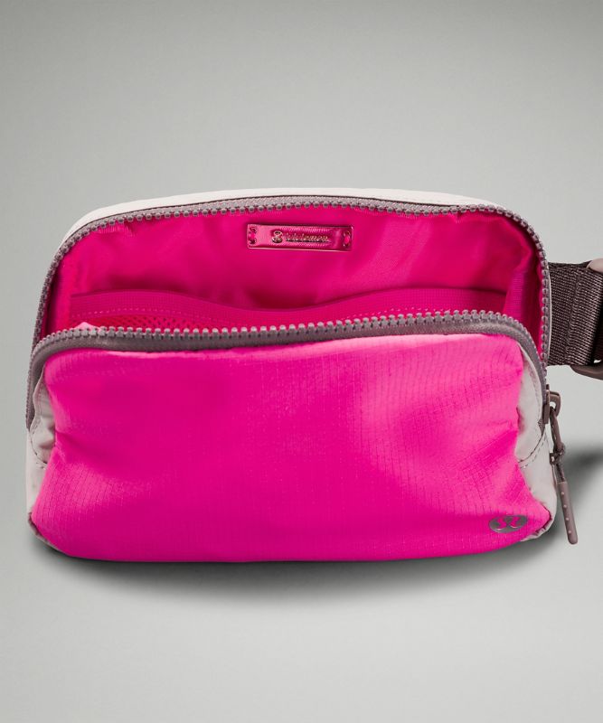 Everywhere Belt Bag 1L