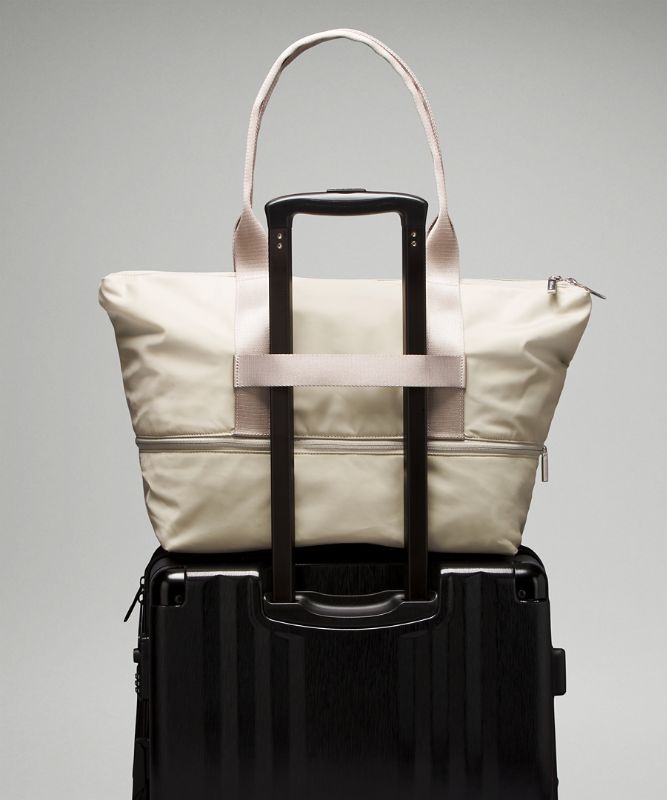 City Adventurer Tote Bag 27L