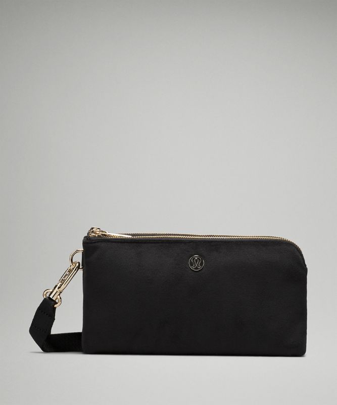 Curved Wristlet *Velour