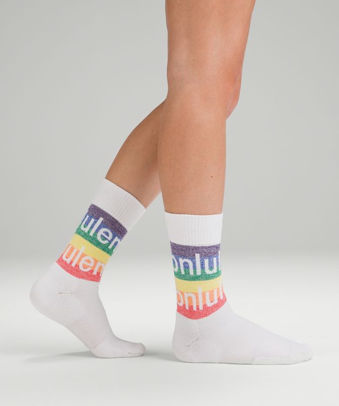 Women's Daily Stride Comfort Crew Sock *Rainbow