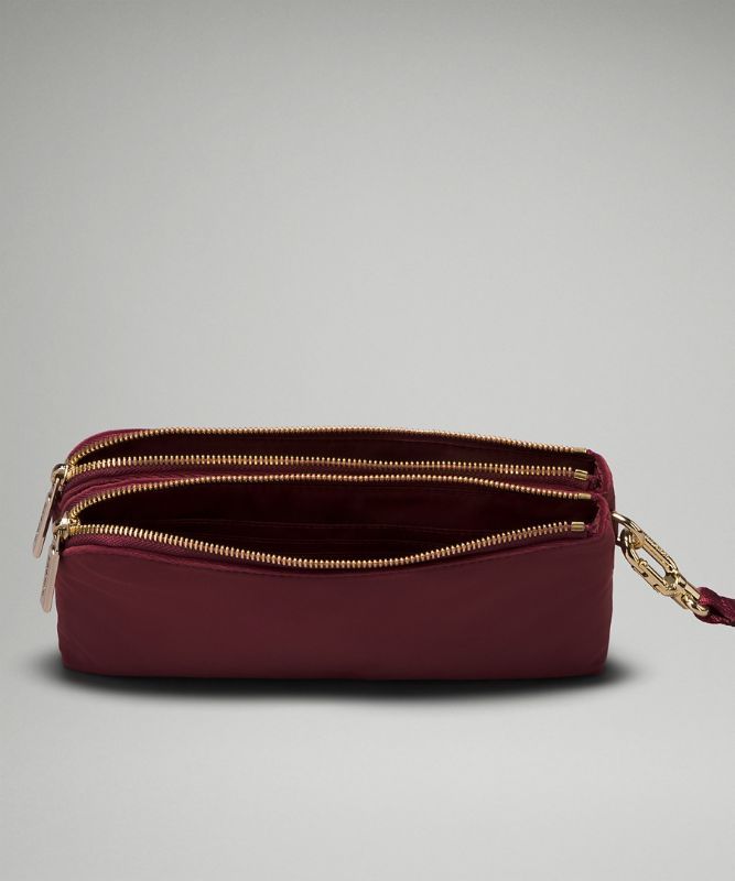 Curved Wristlet *Velour